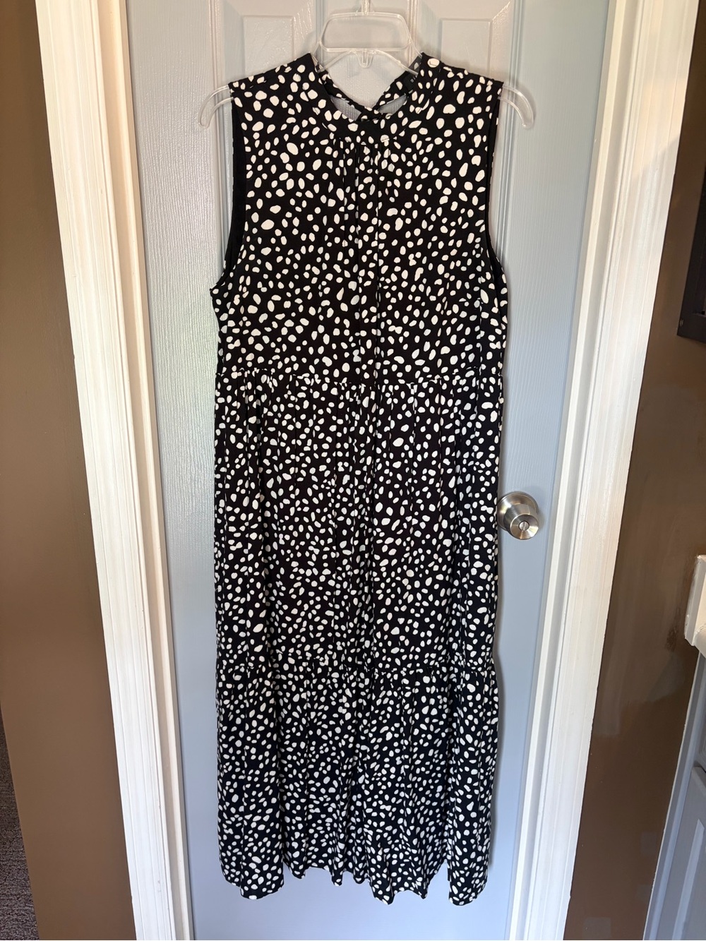 Gibsonlook Sleeveless Black and White Polka Dot Midi Dress